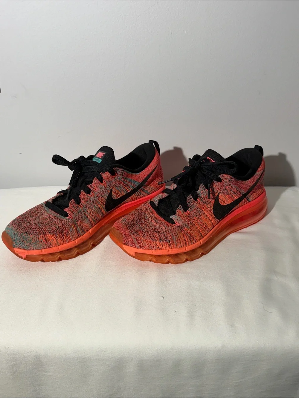 Nike vibrant flyknit